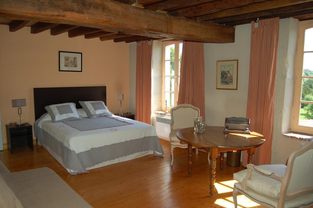 Le Moulin Neuf Bed & Breakfast Vignoux-sur-Barangeon Room photo